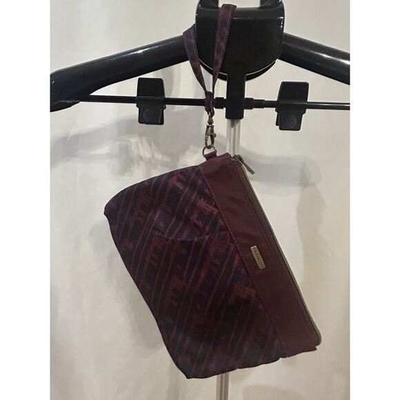 Travelon Anti-Theft RFID Burgundy Wristlet 7.5" x 10" - Picture 1 of 6